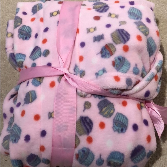 Cute Pink Cupcake Patterned Plush Robe - Picture 2 of 2
